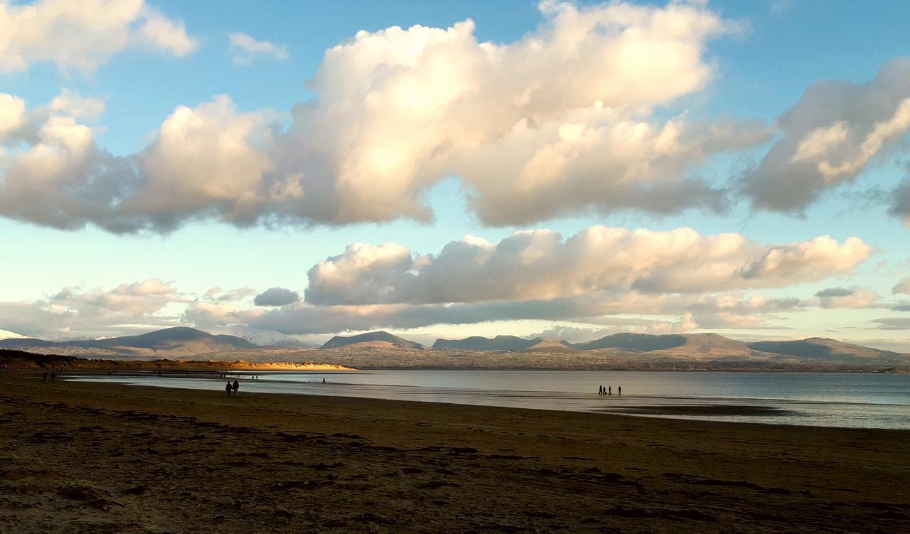Ty Glyndwr Bunkhouse, Bar And Cafe Hostel Caernarfon Buitenkant foto